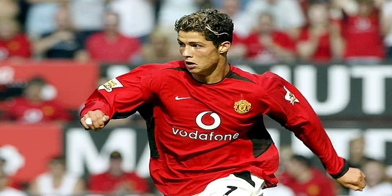 Ronaldo năm 2003 tại MU